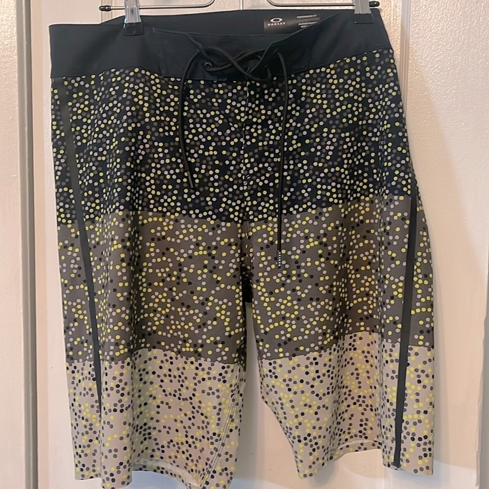 Men’s Oakley performance fit swim trunks